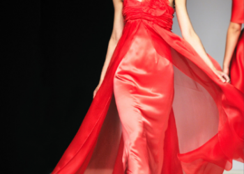 Statement-Schmuck: Wie man mit auffälligen Stücken Akzente setzt