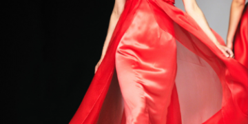 Statement-Schmuck: Wie man mit auffälligen Stücken Akzente setzt