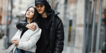 Sommerstyling: Leichte und luftige Outfits für heiße Tage